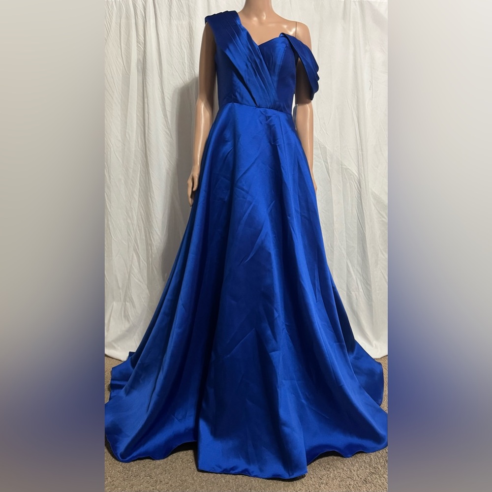Jovani MC44394 Evenings Gown - Picture 7 of 8